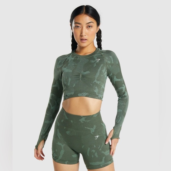 Gymshark Tops - GYMSHARK ADAPT CAMO SEAMLESS LONG SLEEVE
CROP TOP & SHORTS SET, SMALL